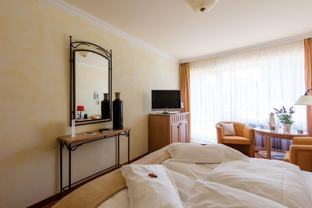 Hotel Landhaus Haffkrug Scharbeutz Extérieur photo